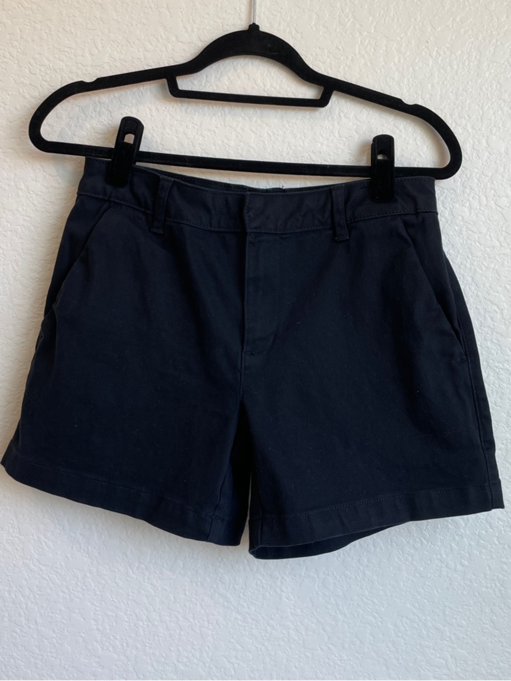 Banana Republic • Classic Women's Navy Cotton Blend Shorts • Size 6